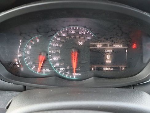 Used 2022 Chevrolet Trax LT w/ LT Convenience Package image 33