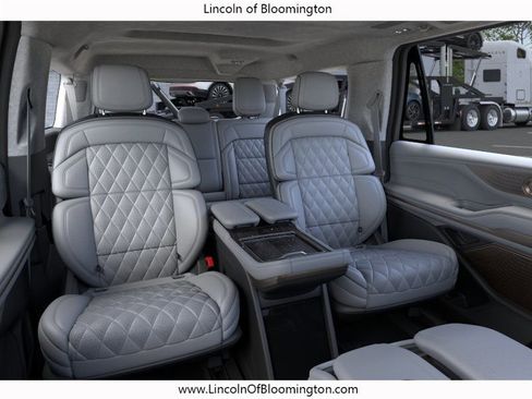 New 2026 Lincoln Navigator L Black Label AWD/4WD image 12