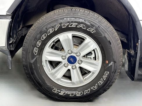 Used 2020 Ford F150 XLT image 37