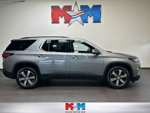 Used 2023 Chevrolet Traverse LT w/ LT Premium Package AWD/4WD image 1