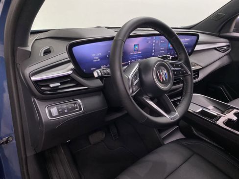 Used 2025 Buick Enclave Preferred image 2