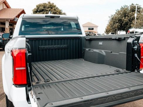 Used 2026 Toyota Tacoma TRD Sport AWD/4WD image 47