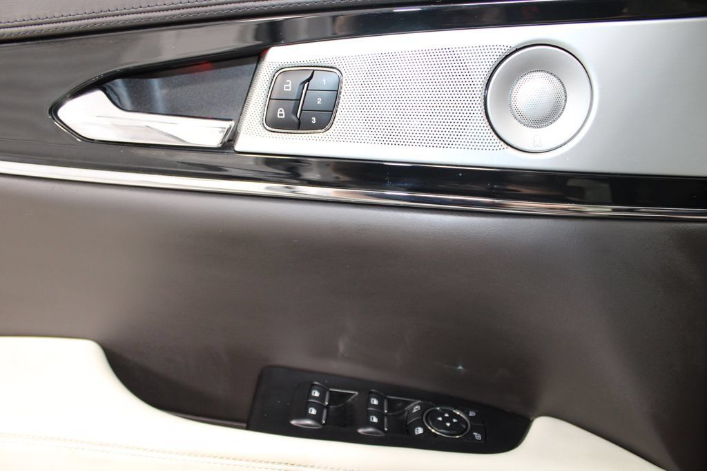 Used 2023 Lincoln Nautilus Black Label w/ Class II Trailer Tow Package AWD/4WD image 42