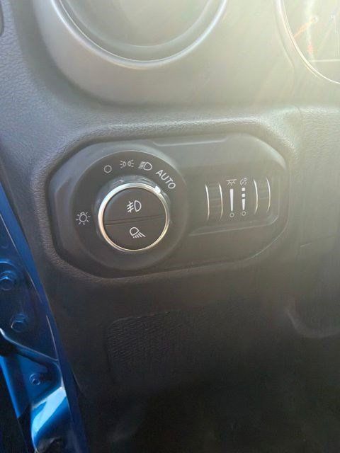 Used 2021 Jeep Gladiator Sport AWD/4WD image 14