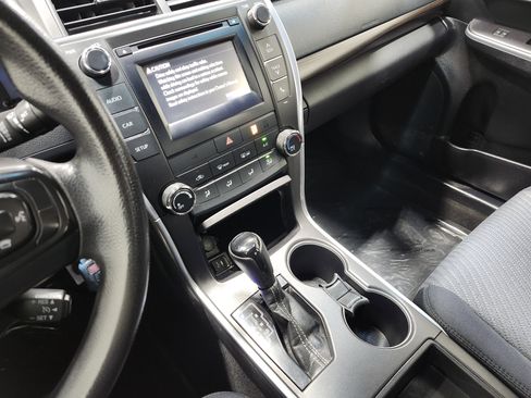 Used 2015 Toyota Camry LE FWD image 26