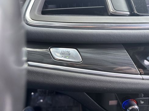 Used 2020 Buick Enclave Essence w/ Sound and Sites Package image 23