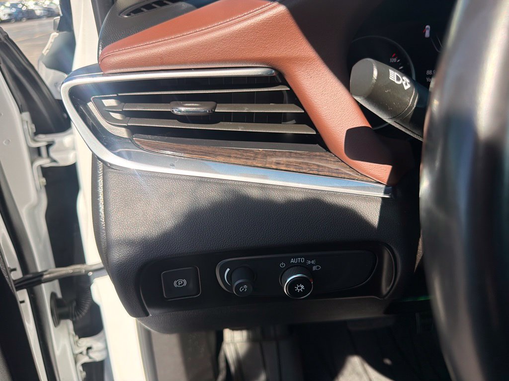 Used 2020 Buick Enclave Avenir w/ Avenir Technology Package AWD/4WD image 28