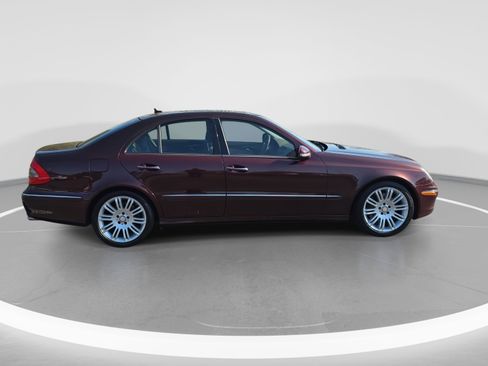 Used 2008 Mercedes-Benz E 350 Sedan image 4