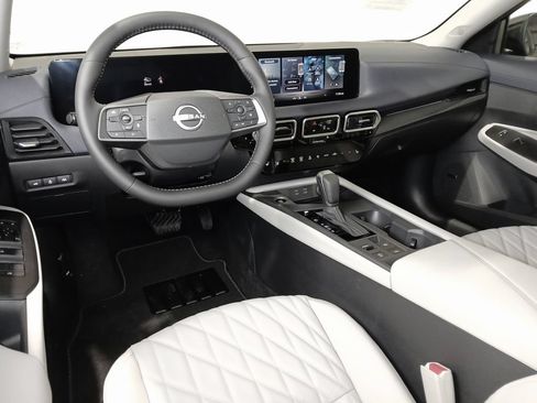 Used 2026 Nissan Sentra SL w/ Floor Mat Package FWD image 8