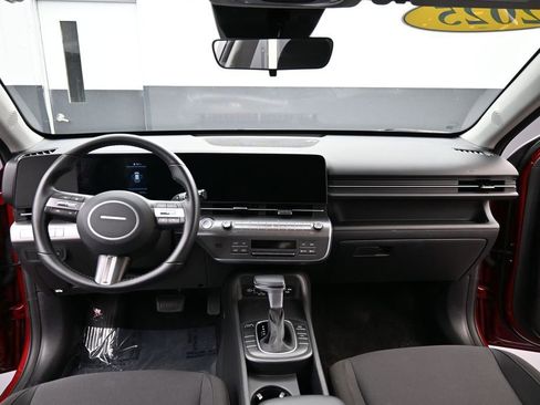 Certified 2025 Hyundai Kona SEL FWD image 10