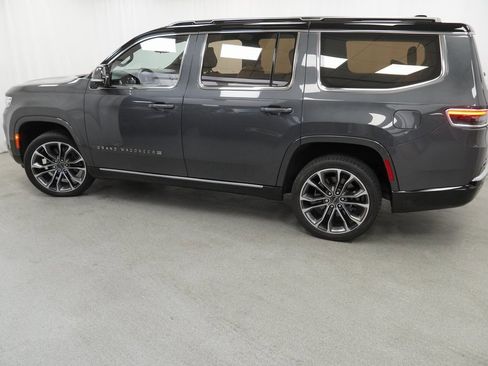 Used 2022 Jeep Grand Wagoneer Series III image 15