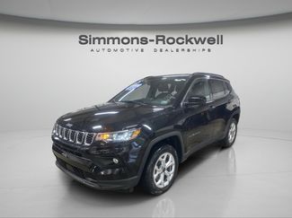 Used 2025 Jeep Compass Latitude AWD/4WD video 1