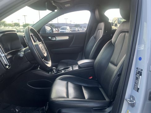 Used 2021 Volvo XC40 T5 Momentum AWD/4WD image 28