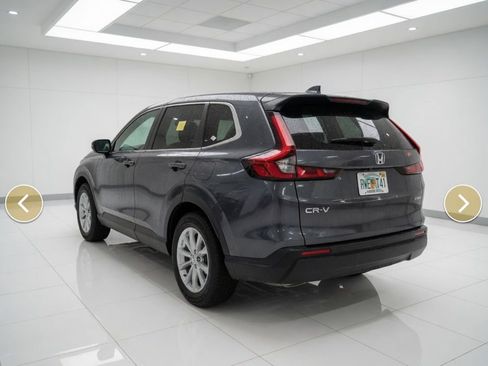 Used 2024 Honda CR-V EX image 4