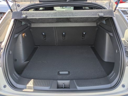 New 2026 Chevrolet Trax RS w/ Sunroof Package image 7