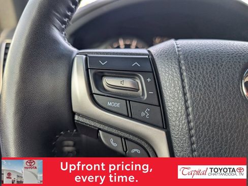 Used 2021 Toyota Land Cruiser image 14