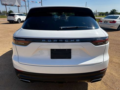 Used 2022 Porsche Cayenne Platinum Edition image 6