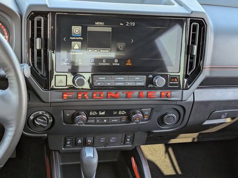 Used 2026 Nissan Frontier PRO-4X AWD/4WD image 12