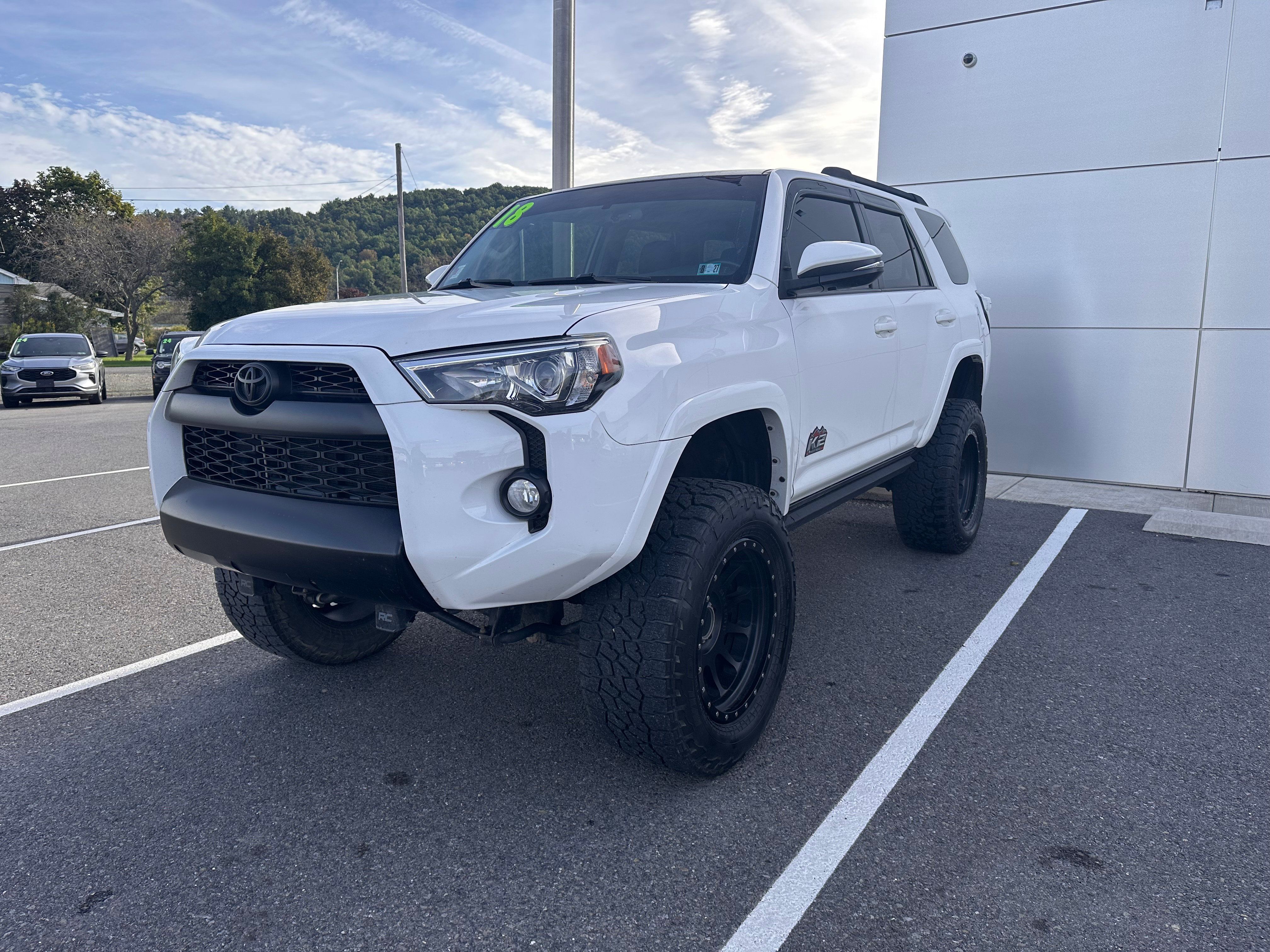 Used 2018 Toyota 4Runner SR5 Premium AWD/4WD image 9