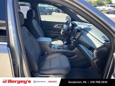 Used 2023 Chevrolet Traverse LT AWD/4WD image 32