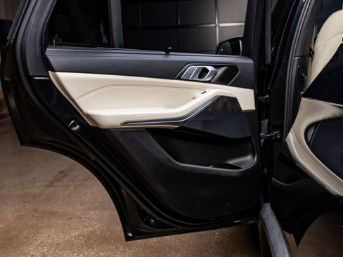 Used 2022 BMW X5 xDrive40i w/ Executive Package image 32