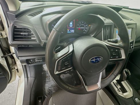 Used 2018 Subaru Crosstrek 2.0i Premium w/ Eyesight System image 11