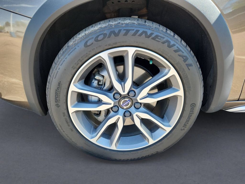 Used 2018 Volvo V60 T5 Cross Country AWD/4WD image 14