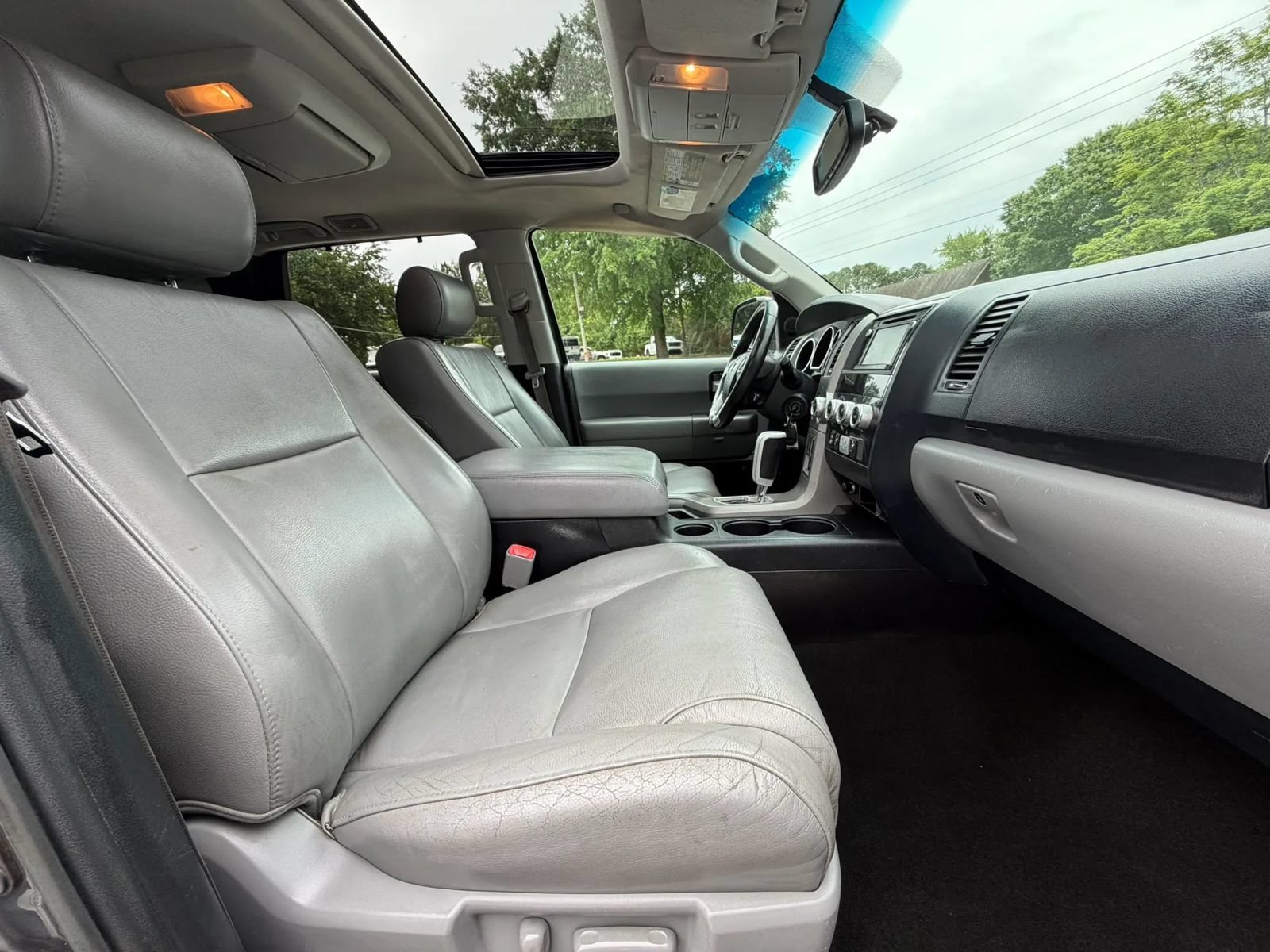 Used 2014 Toyota Sequoia Limited AWD/4WD image 27