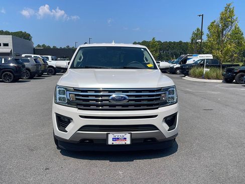 Used 2018 Ford Expedition Max XLT w/ Equipment Group 202A AWD/4WD image 2
