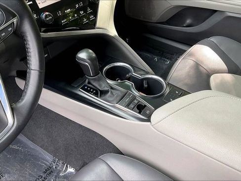 Used 2020 Toyota Camry XLE w/ Carpet Mat Package FWD image 16