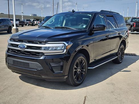 Used 2022 Ford Expedition XLT image 8