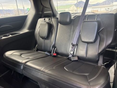 Used 2024 Chrysler Pacifica Select image 20