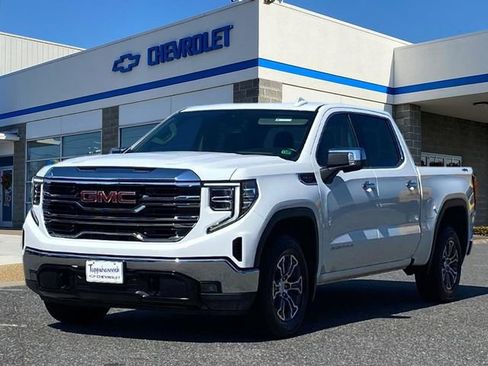 Used 2024 GMC Sierra 1500 SLT image 1