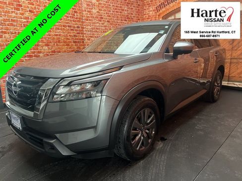 Used 2024 Nissan Pathfinder SV image 7