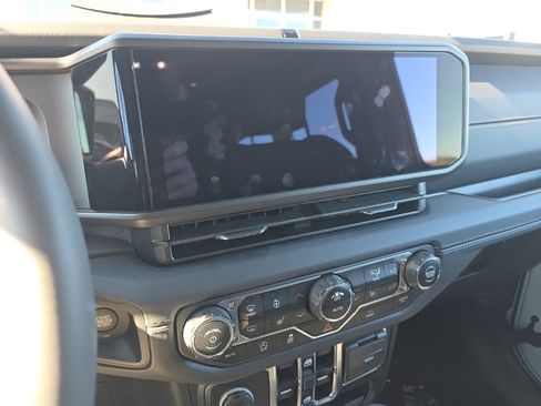 Used 2024 Jeep Wrangler Sahara w/ Technology Group image 11