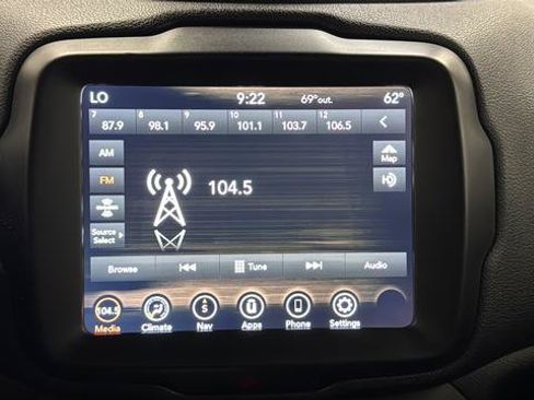 Used 2021 Jeep Renegade Latitude AWD/4WD image 27