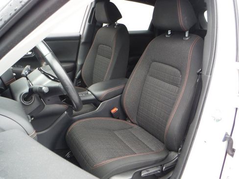 Used 2024 Honda HR-V Sport image 11