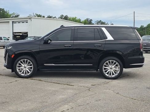 Used 2024 Cadillac Escalade Premium Luxury AWD/4WD image 2