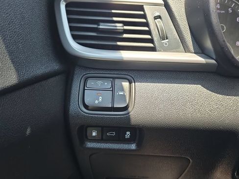Used 2020 Kia Optima LX FWD image 10