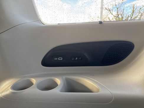 Used 2022 Chrysler Pacifica Limited image 27