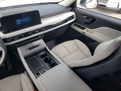 New 2026 Lincoln Aviator 2WD image 17