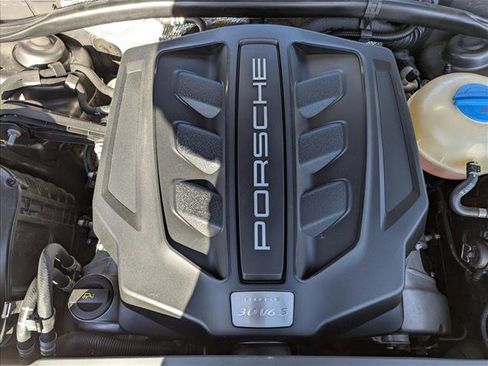 Used 2018 Porsche Macan S image 23