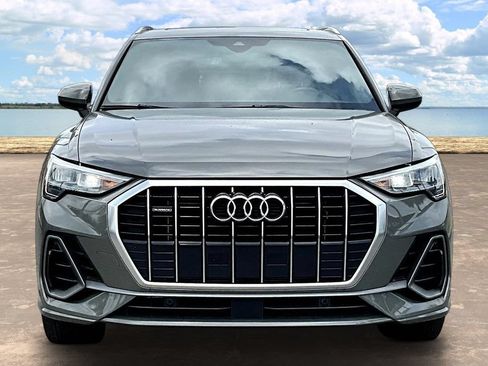 Used 2020 Audi Q3 2.0T Premium w/ Convenience Package AWD/4WD image 2