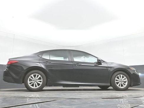 Used 2025 Toyota Camry LE FWD image 34