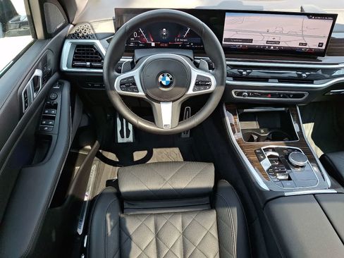 Used 2024 BMW X5 xDrive40i w/ M Sport Package AWD/4WD image 14