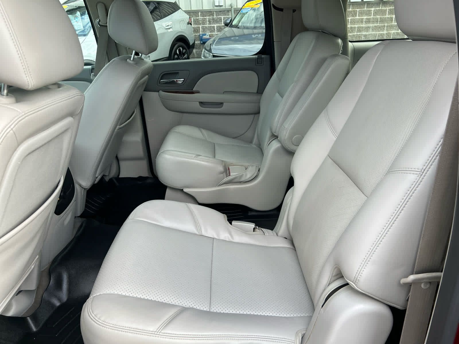 Used 2013 Chevrolet Suburban LTZ AWD/4WD image 22