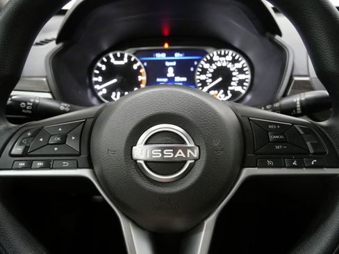 Used 2024 Nissan Altima 2.5 SV image 15