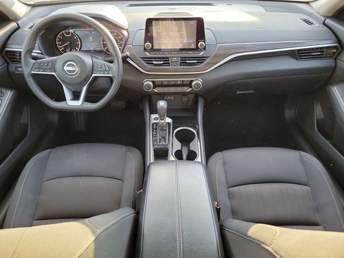 Used 2024 Nissan Altima 2.5 SV image 12