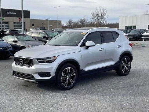 Used 2019 Volvo XC40 T5 Inscription image 24
