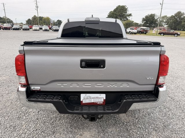 Used 2017 Toyota Tacoma TRD Off-Road w/ Tow Package (A/T) AWD/4WD image 5